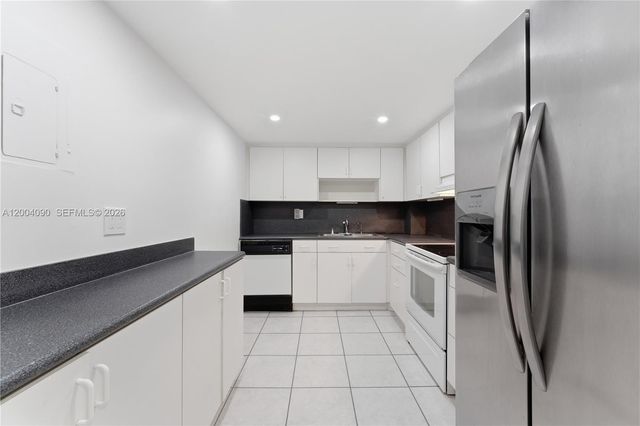 10852 N Kendall Drive 312, Miami, FL 33176