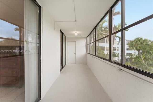 10852 N Kendall Drive 312, Miami, FL 33176