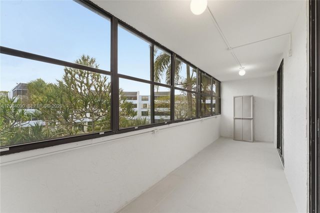 10852 N Kendall Drive 312, Miami, FL 33176