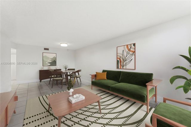 10852 N Kendall Drive 312, Miami, FL 33176