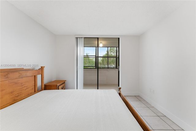 10852 N Kendall Drive 312, Miami, FL 33176