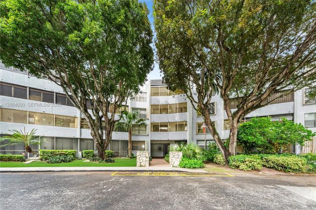 10852 N Kendall Drive 312, Miami, FL 33176