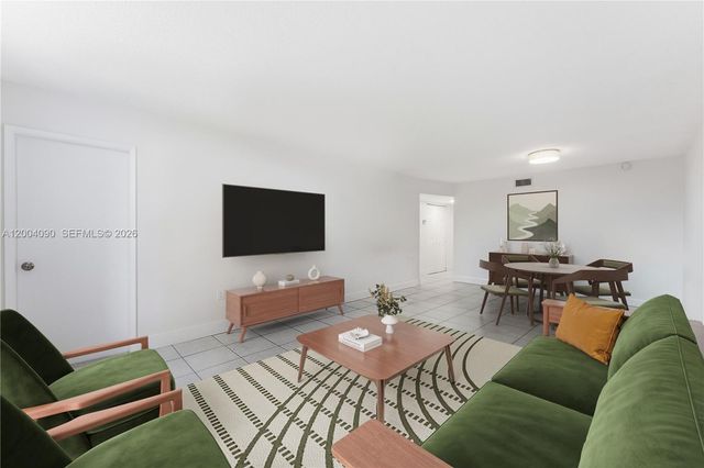 10852 N Kendall Drive 312, Miami, FL 33176