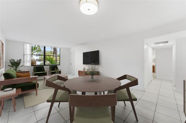 10852 N Kendall Drive 312, Miami, FL 33176