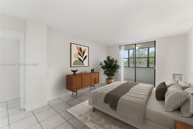 10852 N Kendall Drive 312, Miami, FL 33176