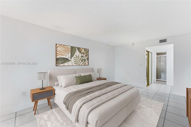 10852 N Kendall Drive 312, Miami, FL 33176