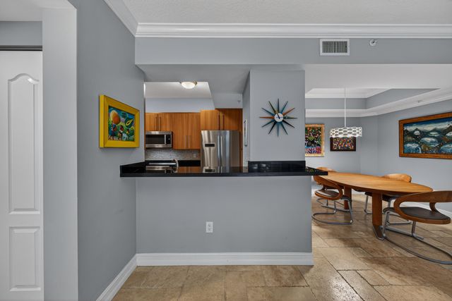 101 SE 20th Avenue 201, Deerfield Beach, FL 33441