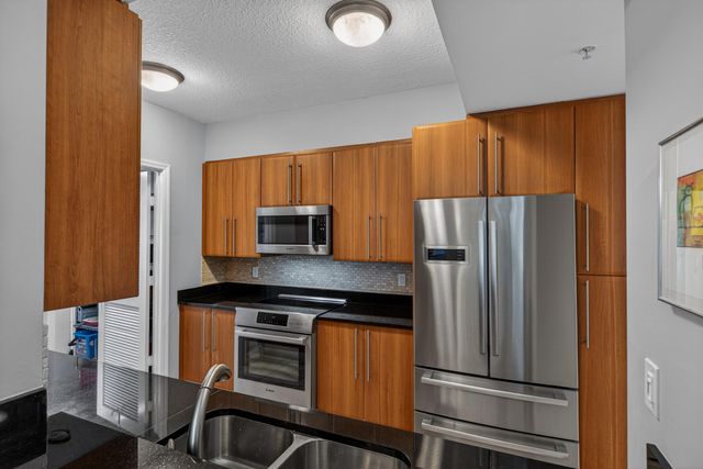 101 SE 20th Avenue 201, Deerfield Beach, FL 33441