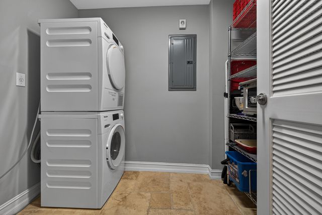 101 SE 20th Avenue 201, Deerfield Beach, FL 33441