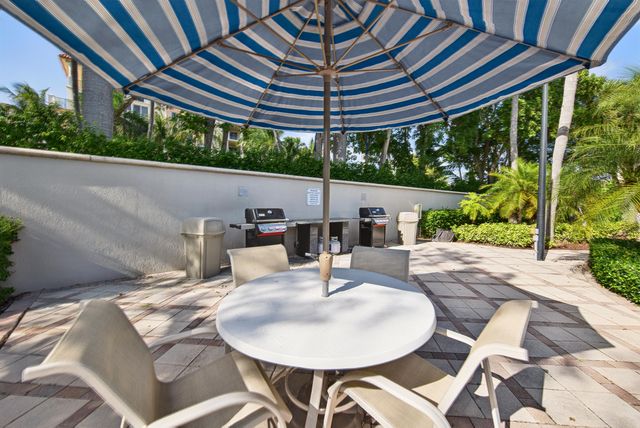 101 SE 20th Avenue 201, Deerfield Beach, FL 33441