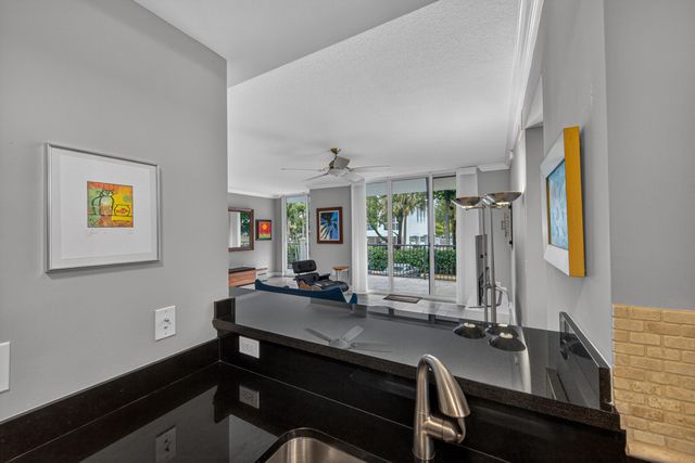 101 SE 20th Avenue 201, Deerfield Beach, FL 33441