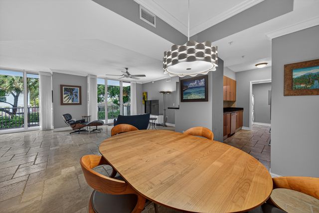 101 SE 20th Avenue 201, Deerfield Beach, FL 33441