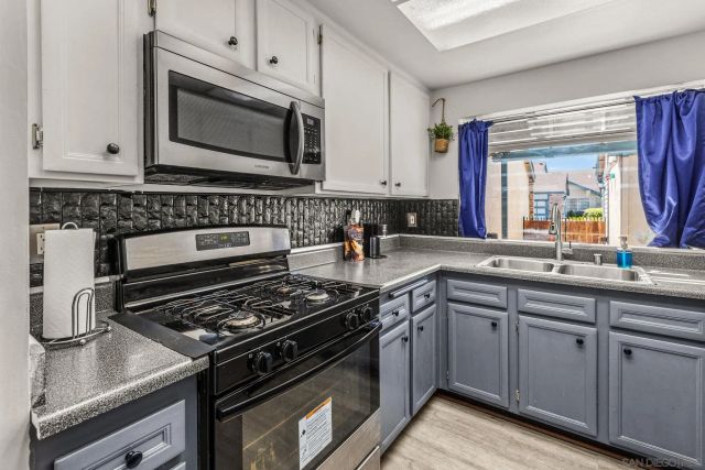 2427 Turnbridge Gln, Escondido, CA 92027