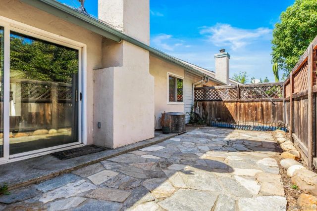 2427 Turnbridge Gln, Escondido, CA 92027