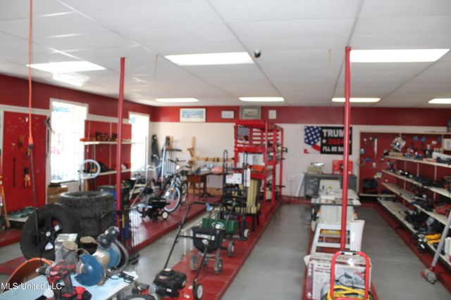 130 N Market Street, Holly Springs, MS 38635