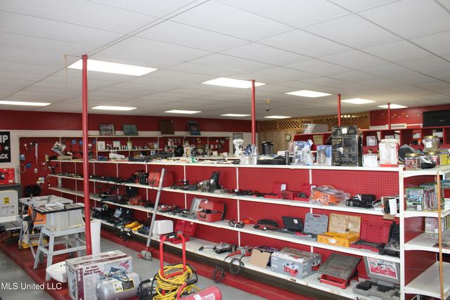 130 N Market Street, Holly Springs, MS 38635