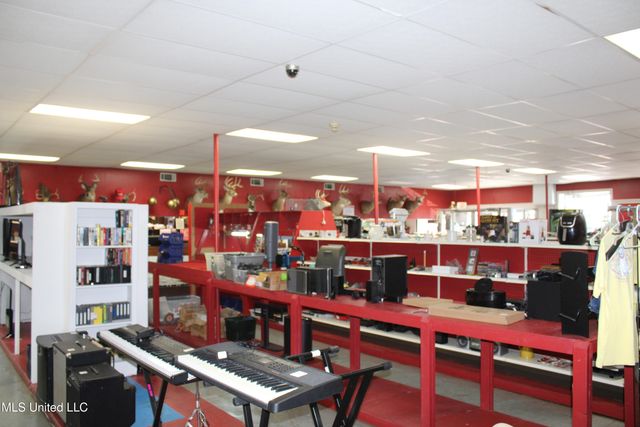 130 N Market Street, Holly Springs, MS 38635