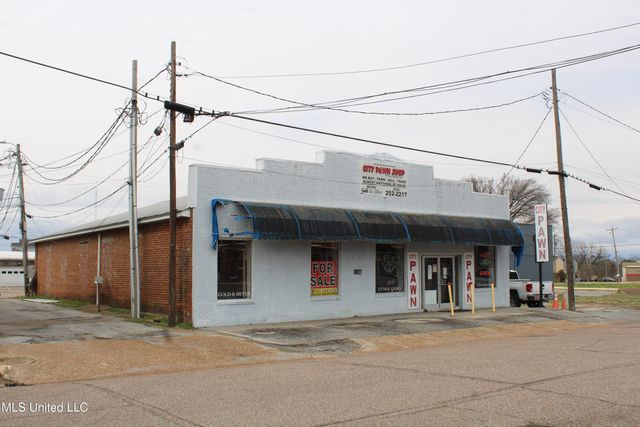 130 N Market Street, Holly Springs, MS 38635