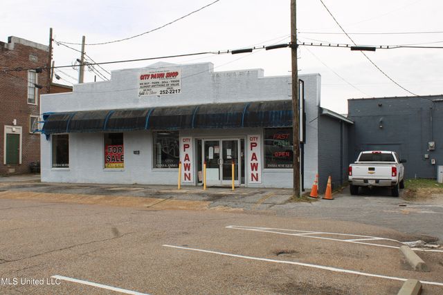 130 N Market Street, Holly Springs, MS 38635