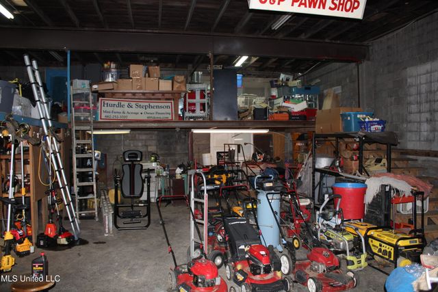 130 N Market Street, Holly Springs, MS 38635