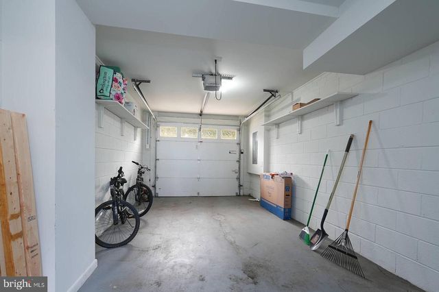 2425 SKYLAND PL SE, Washington, DC 20020