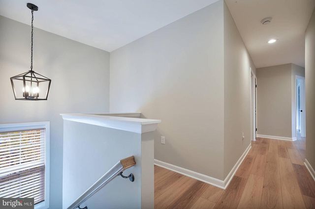 2425 SKYLAND PL SE, Washington, DC 20020