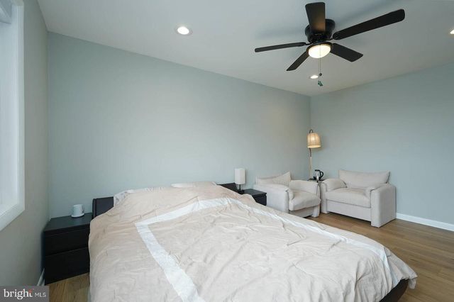 2425 SKYLAND PL SE, Washington, DC 20020