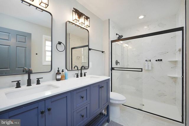 2425 SKYLAND PL SE, Washington, DC 20020
