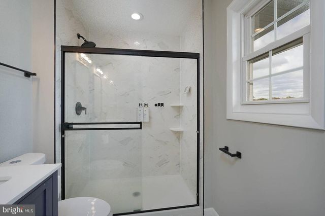 2425 SKYLAND PL SE, Washington, DC 20020
