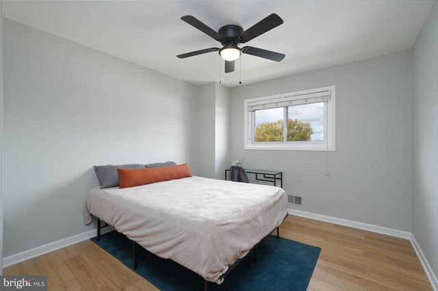 2425 SKYLAND PL SE, Washington, DC 20020