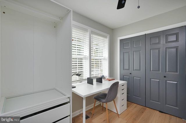 2425 SKYLAND PL SE, Washington, DC 20020