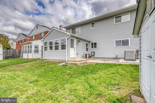 2425 SKYLAND PL SE, Washington, DC 20020