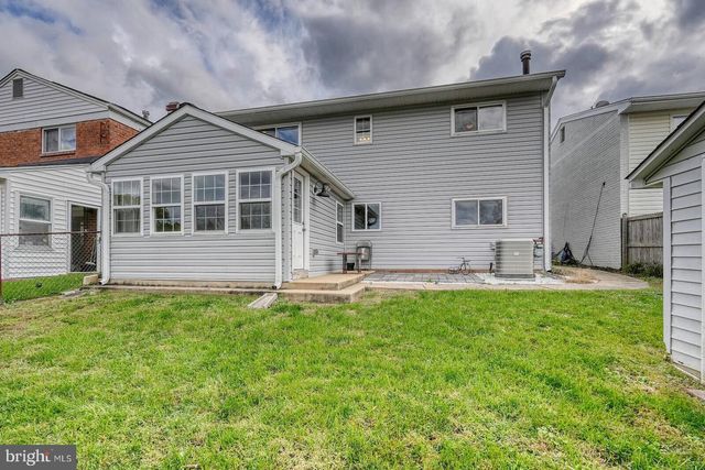 2425 SKYLAND PL SE, Washington, DC 20020