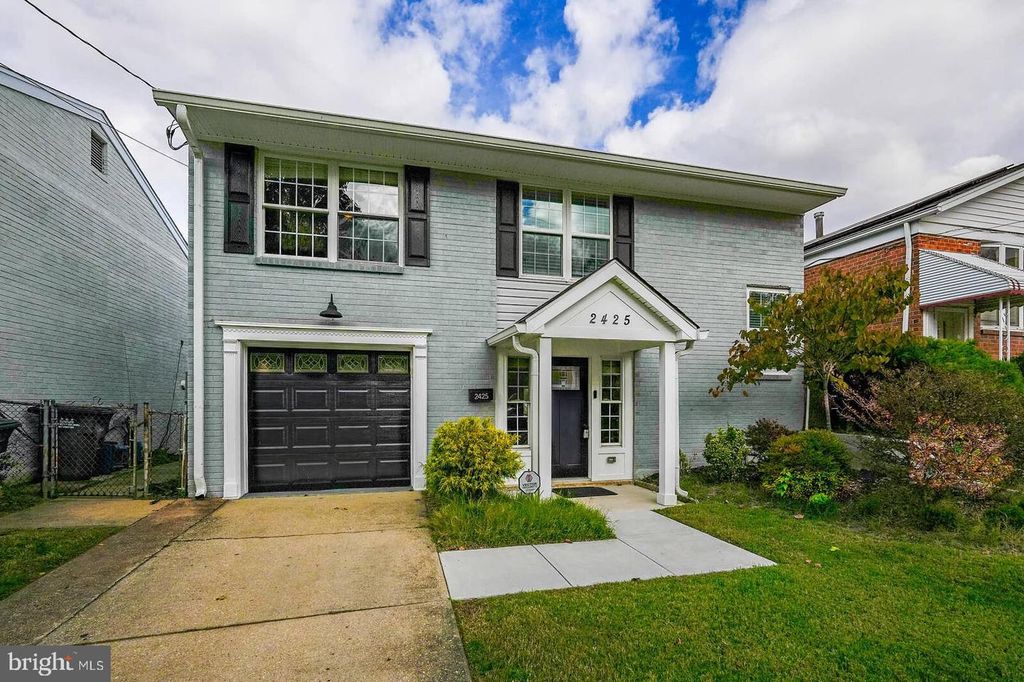 2425 SKYLAND PL SE, Washington, DC 20020