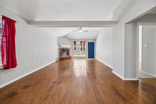 2117 Whispering Wind Street, Fort Worth, TX 76108