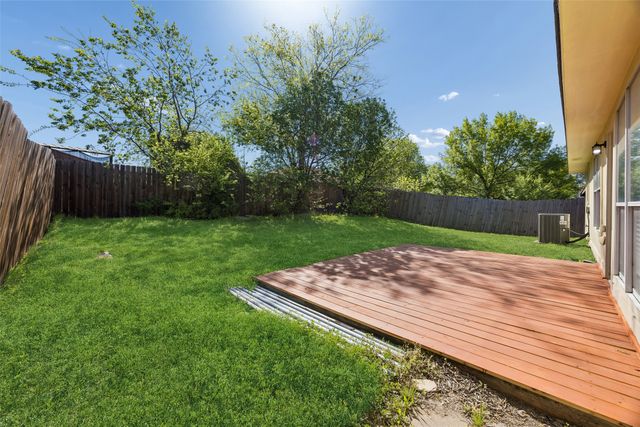 2117 Whispering Wind Street, Fort Worth, TX 76108