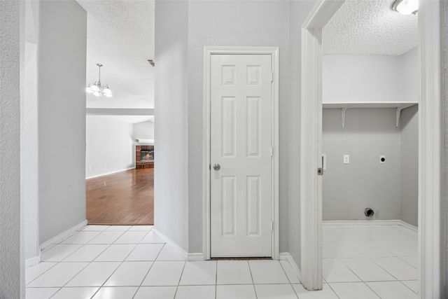 2117 Whispering Wind Street, Fort Worth, TX 76108