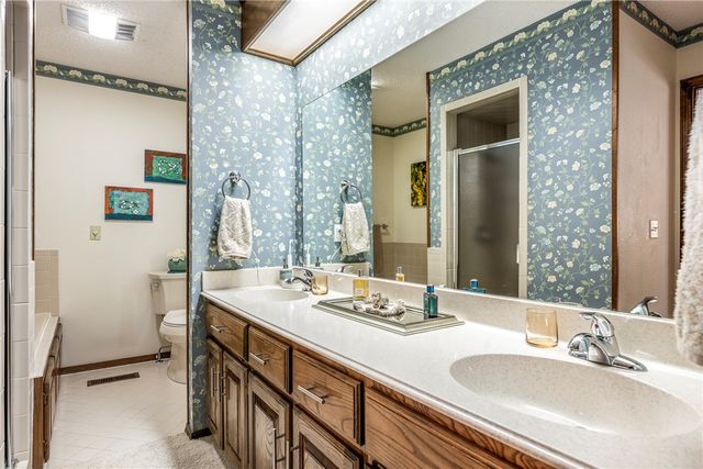 1402 NW K Street, Bentonville, AR 72712