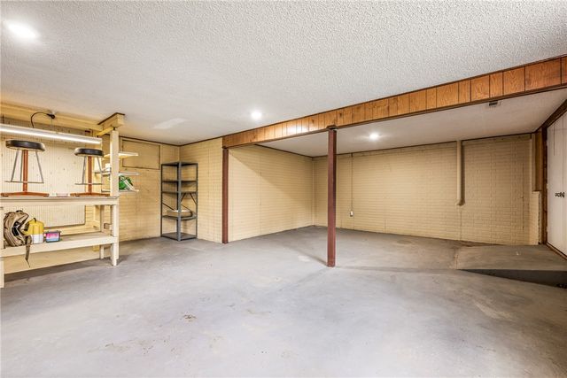 1402 NW K Street, Bentonville, AR 72712