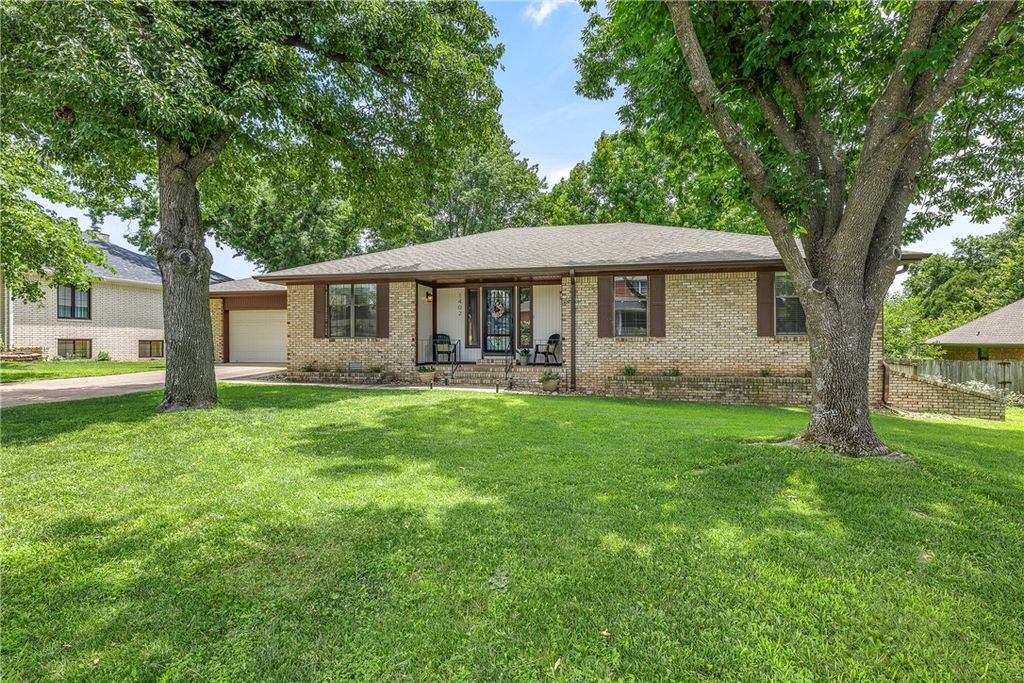 1402 NW K Street, Bentonville, AR 72712