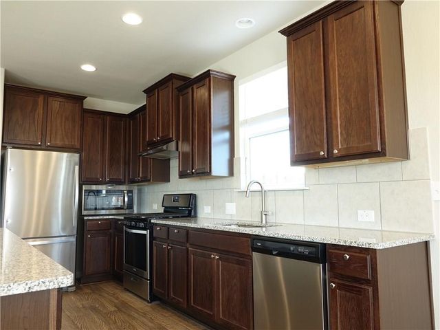 10205 Forest Grove DR, Austin, TX 78747