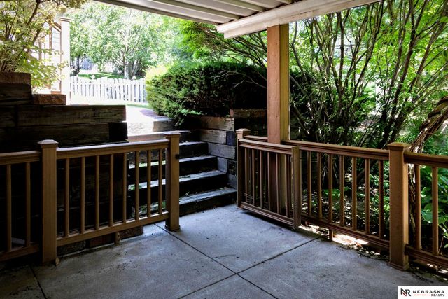 205 N 159 Circle, Omaha, NE 68118