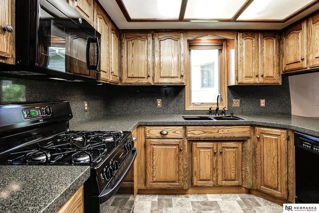 205 N 159 Circle, Omaha, NE 68118