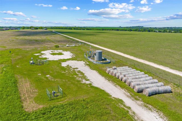 9817 County Road 408, Grandview, TX 76050