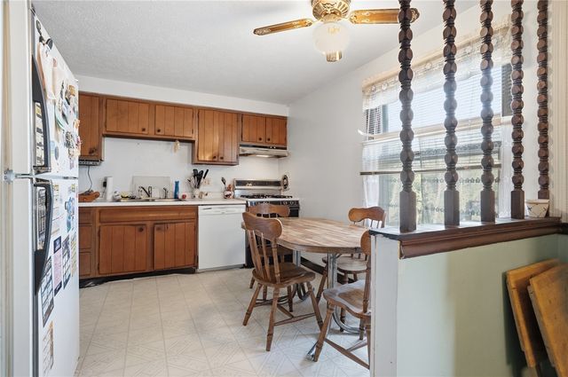 7730 Oak St, Ross Twp, PA 15237