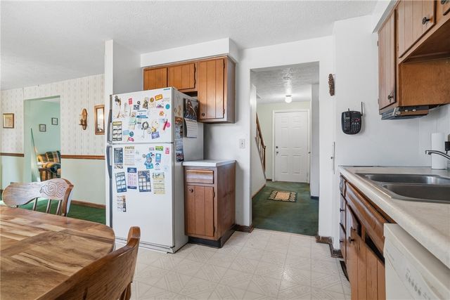 7730 Oak St, Ross Twp, PA 15237