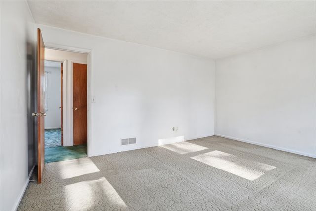 7730 Oak St, Ross Twp, PA 15237