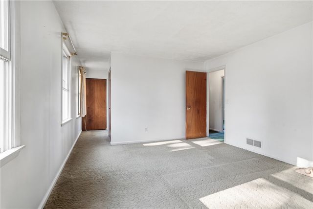 7730 Oak St, Ross Twp, PA 15237