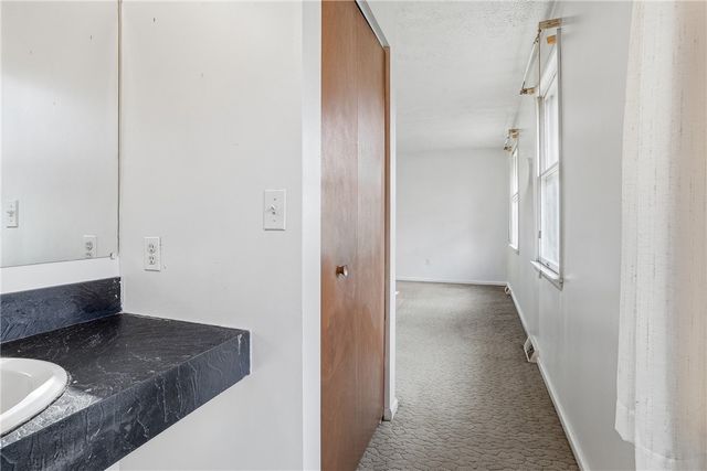 7730 Oak St, Ross Twp, PA 15237
