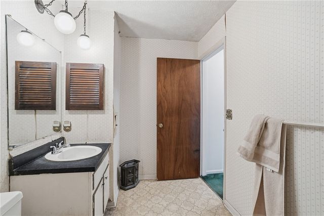 7730 Oak St, Ross Twp, PA 15237